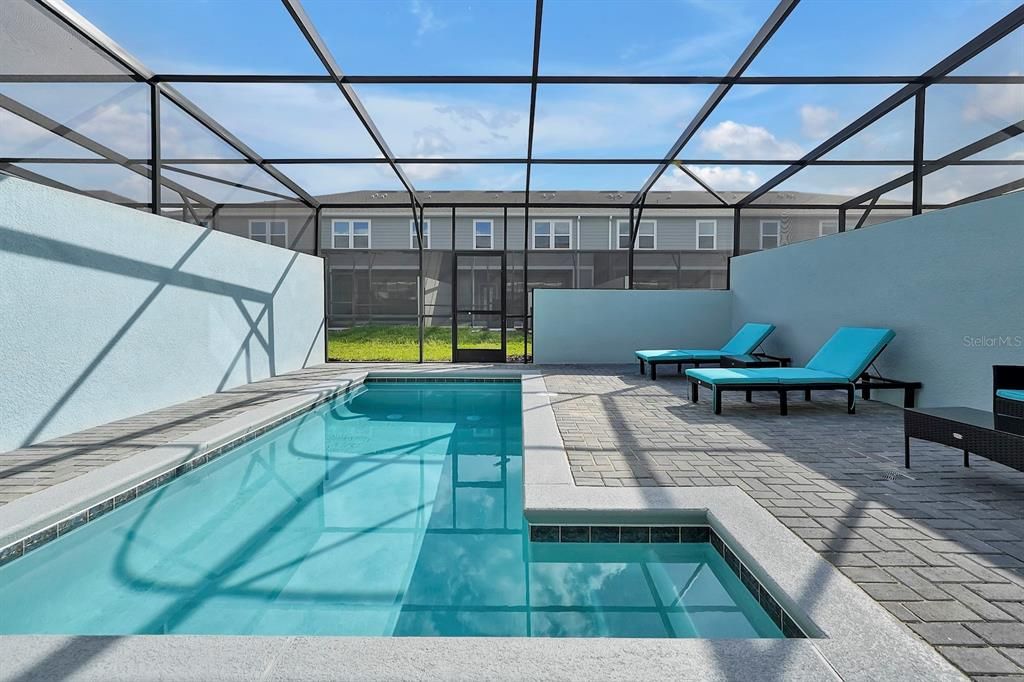 For Sale: $489,000 (5 beds, 4 baths, 2283 Square Feet)