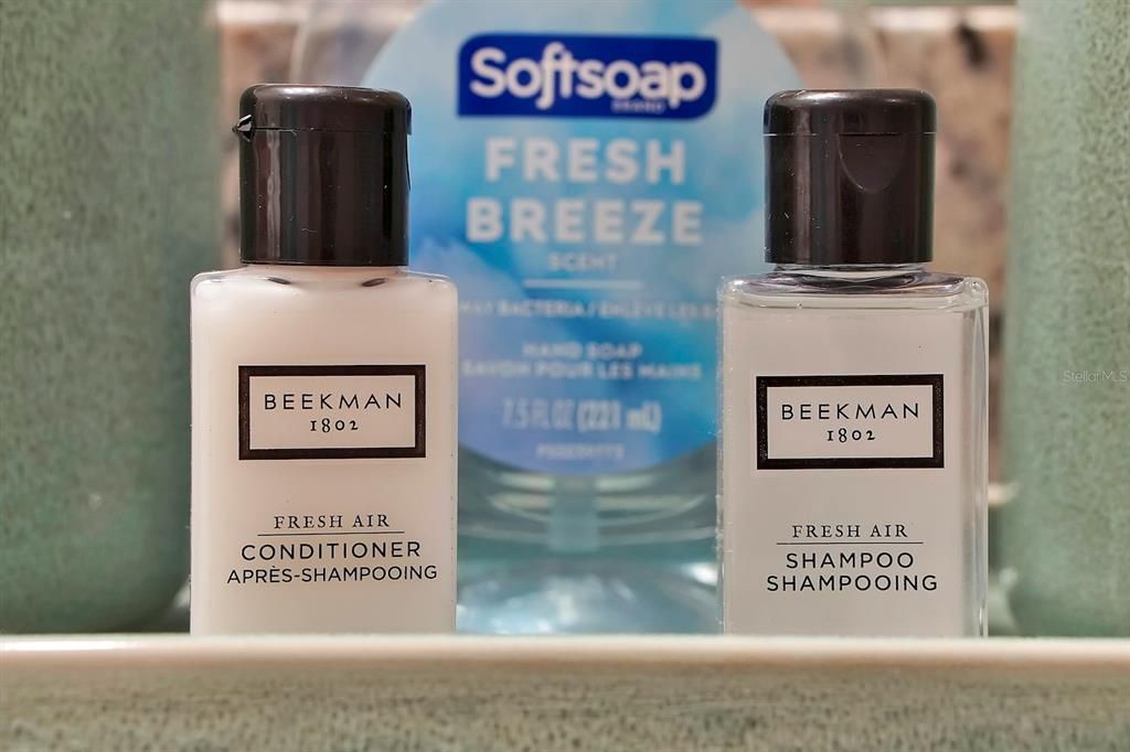 For Sale: $489,000 (5 beds, 4 baths, 2283 Square Feet)