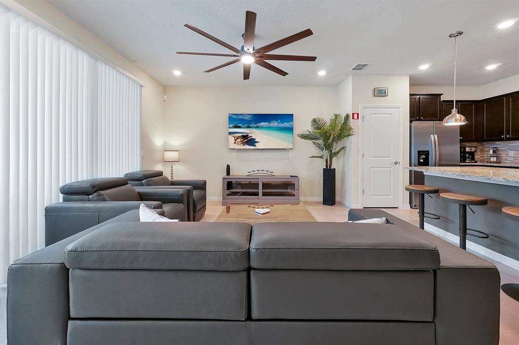 For Sale: $489,000 (5 beds, 4 baths, 2283 Square Feet)