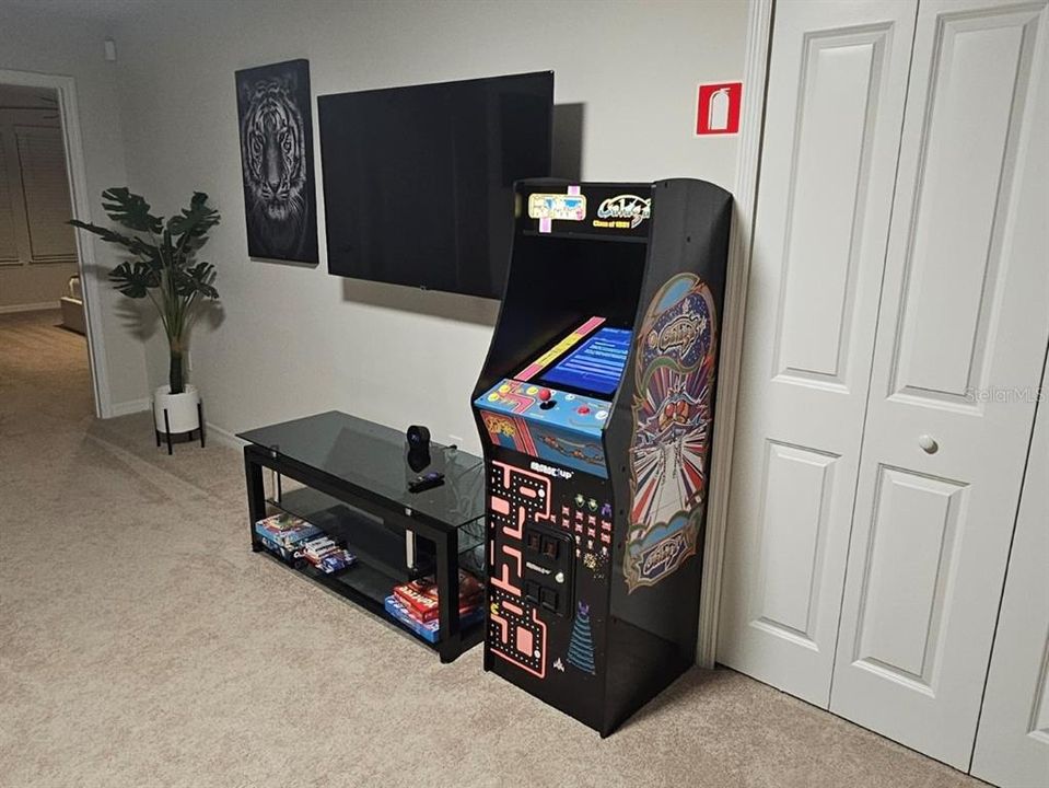 For Sale: $489,000 (5 beds, 4 baths, 2283 Square Feet)