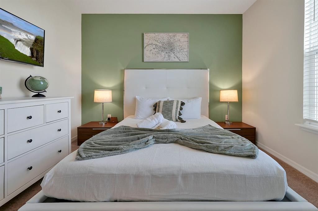 For Sale: $489,000 (5 beds, 4 baths, 2283 Square Feet)