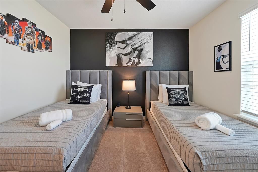 For Sale: $489,000 (5 beds, 4 baths, 2283 Square Feet)