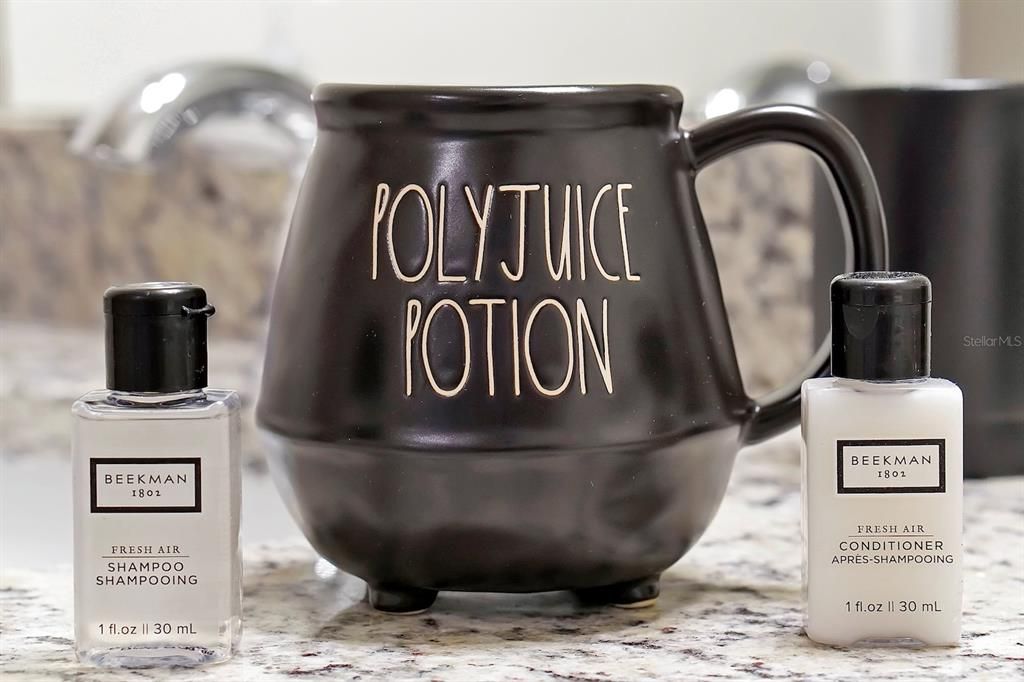 For Sale: $489,000 (5 beds, 4 baths, 2283 Square Feet)