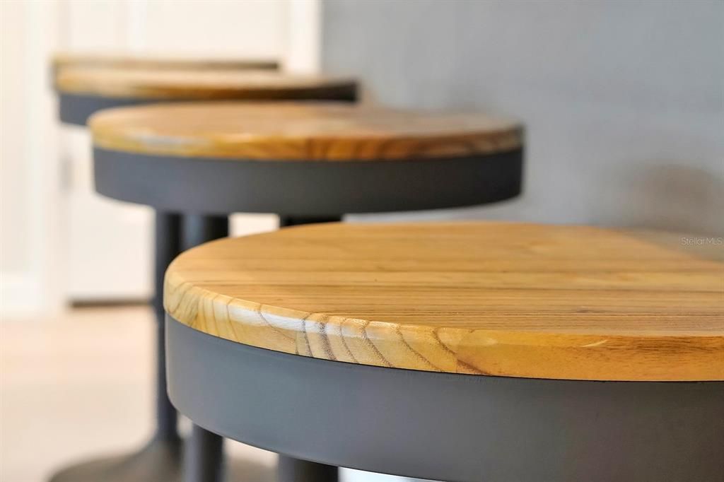 For Sale: $489,000 (5 beds, 4 baths, 2283 Square Feet)