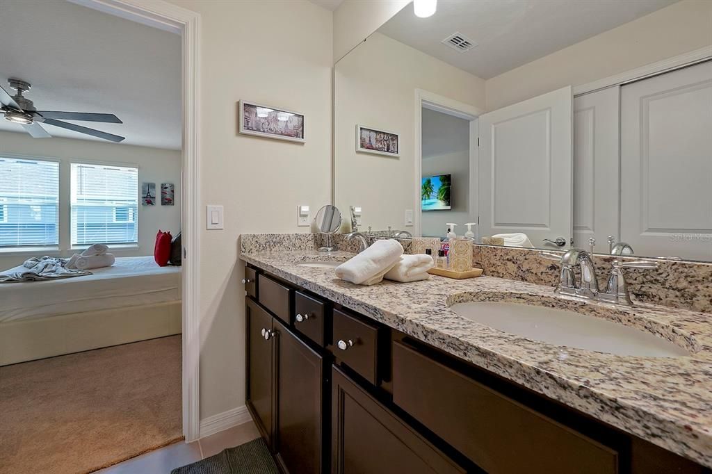 For Sale: $489,000 (5 beds, 4 baths, 2283 Square Feet)