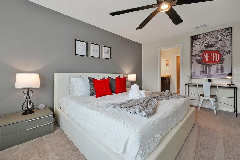 For Sale: $489,000 (5 beds, 4 baths, 2283 Square Feet)