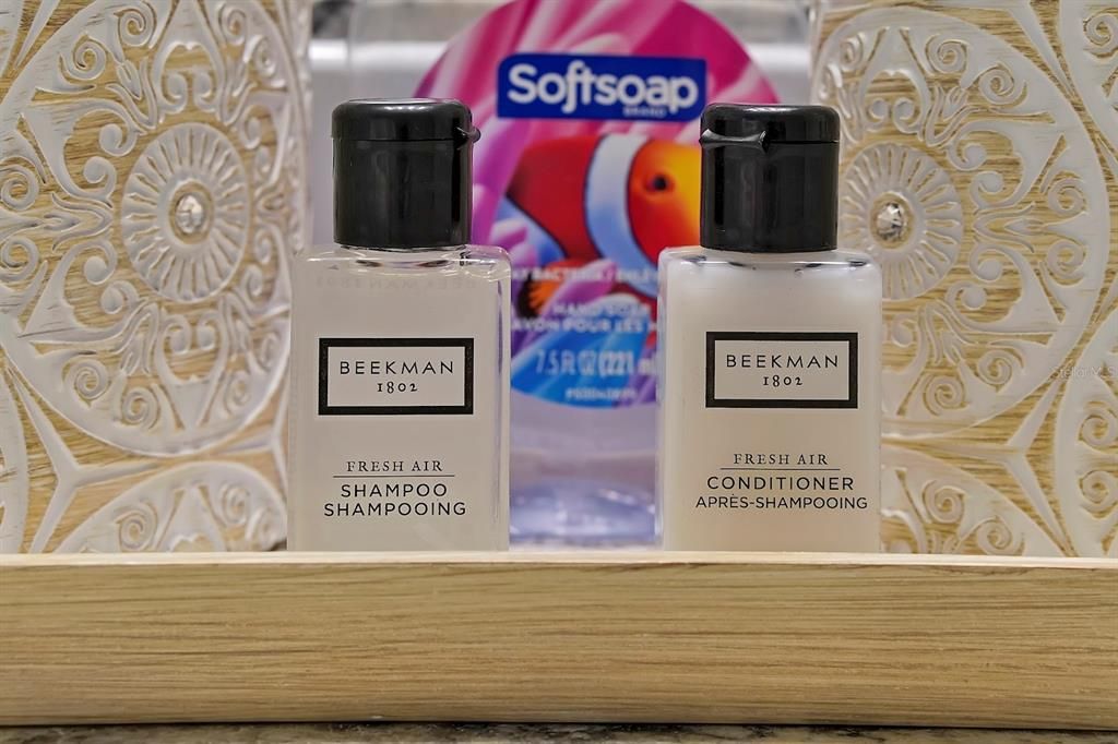 For Sale: $489,000 (5 beds, 4 baths, 2283 Square Feet)