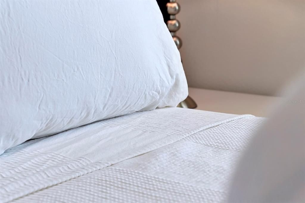 For Sale: $489,000 (5 beds, 4 baths, 2283 Square Feet)