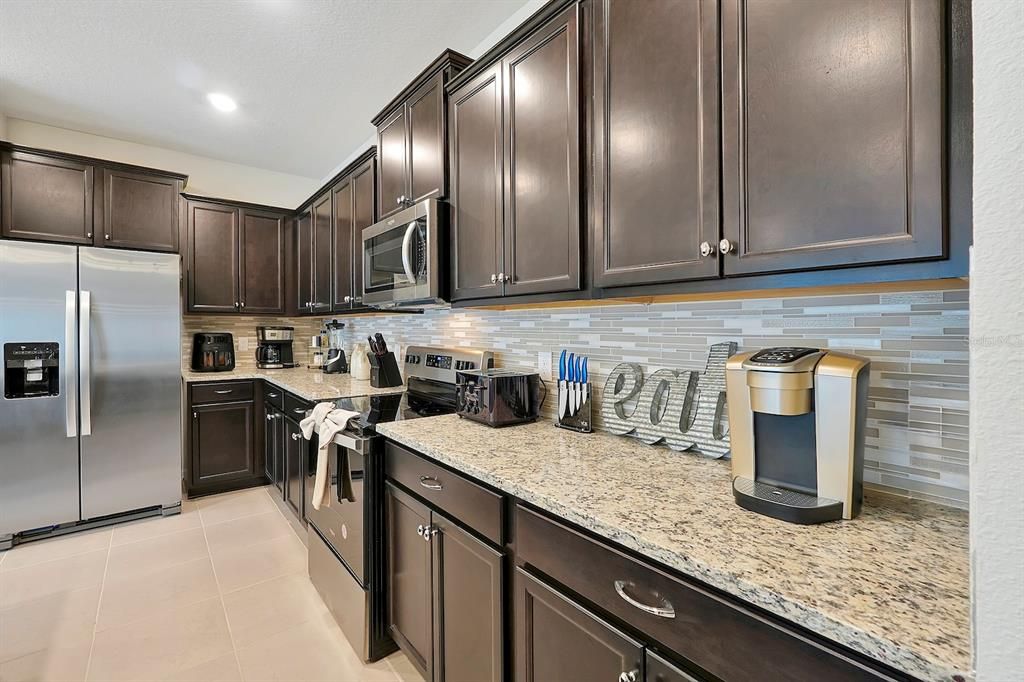 For Sale: $489,000 (5 beds, 4 baths, 2283 Square Feet)