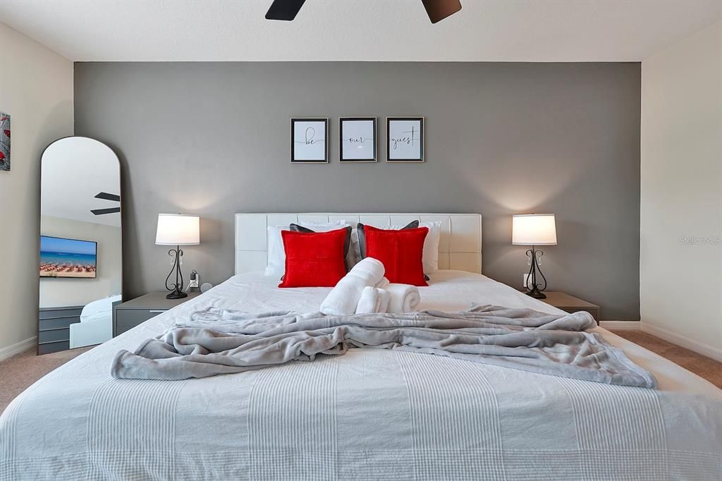 For Sale: $489,000 (5 beds, 4 baths, 2283 Square Feet)