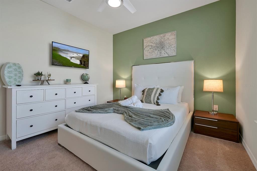 For Sale: $489,000 (5 beds, 4 baths, 2283 Square Feet)