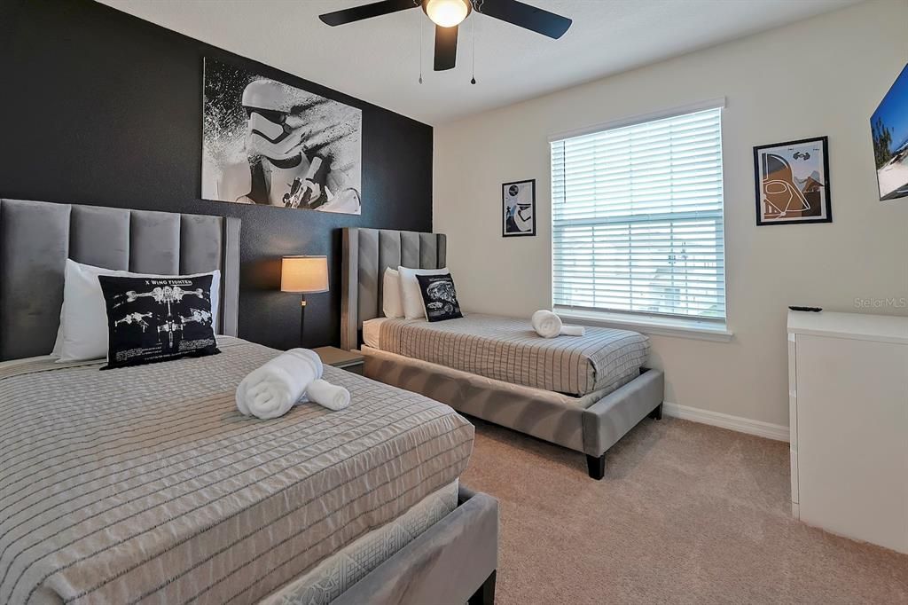 For Sale: $489,000 (5 beds, 4 baths, 2283 Square Feet)