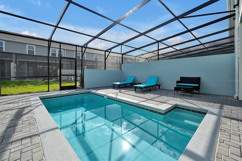 For Sale: $489,000 (5 beds, 4 baths, 2283 Square Feet)