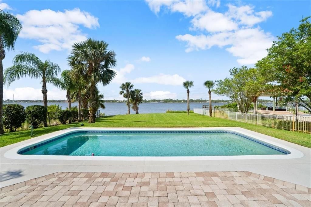 For Sale: $1,750,000 (3 beds, 2 baths, 3230 Square Feet)