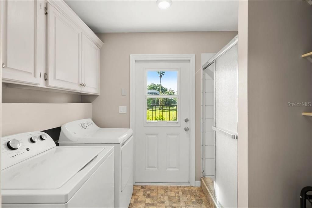 For Sale: $1,750,000 (3 beds, 2 baths, 3230 Square Feet)