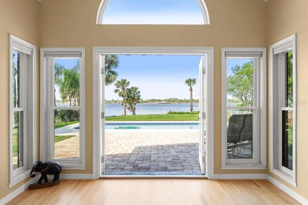 For Sale: $1,750,000 (3 beds, 2 baths, 3230 Square Feet)