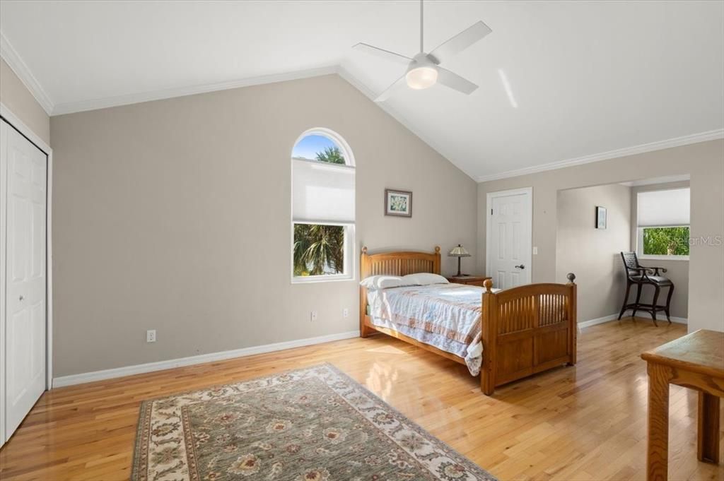 For Sale: $1,750,000 (3 beds, 2 baths, 3230 Square Feet)