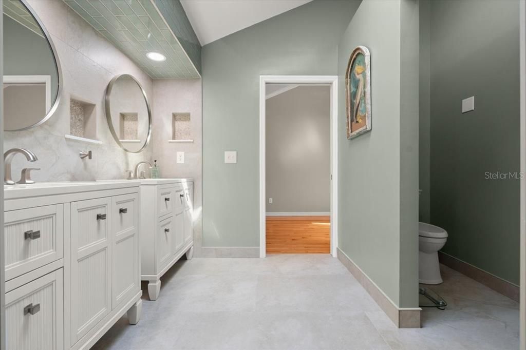 For Sale: $1,750,000 (3 beds, 2 baths, 3230 Square Feet)