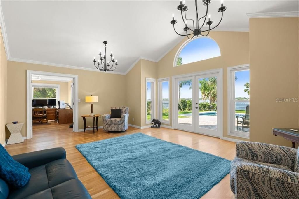 For Sale: $1,750,000 (3 beds, 2 baths, 3230 Square Feet)