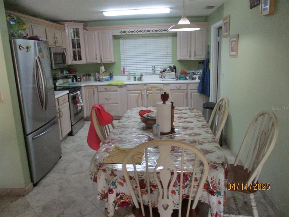 На продажу: $340,000 (4 спален, 2 ванн, 1740 Квадратных фут)