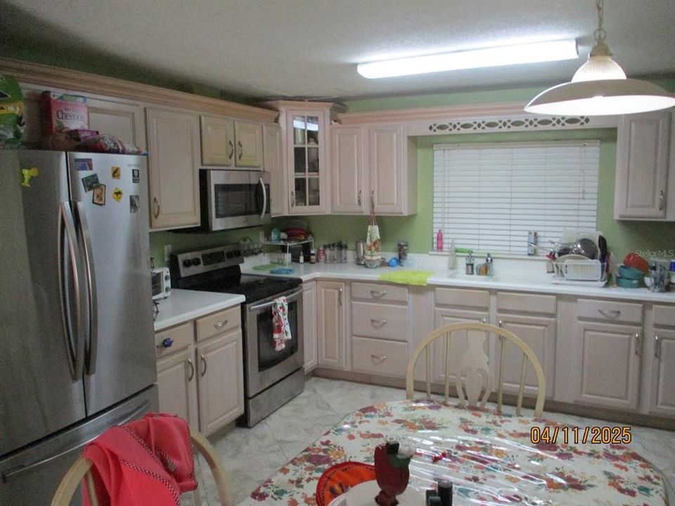 На продажу: $340,000 (4 спален, 2 ванн, 1740 Квадратных фут)