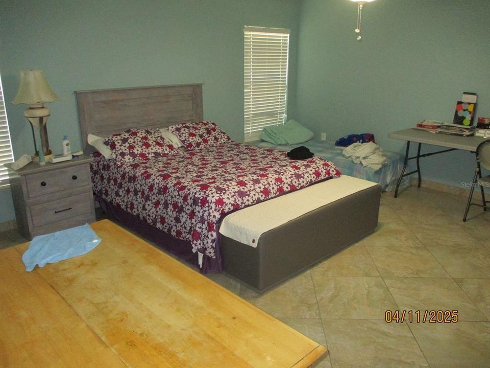 На продажу: $340,000 (4 спален, 2 ванн, 1740 Квадратных фут)