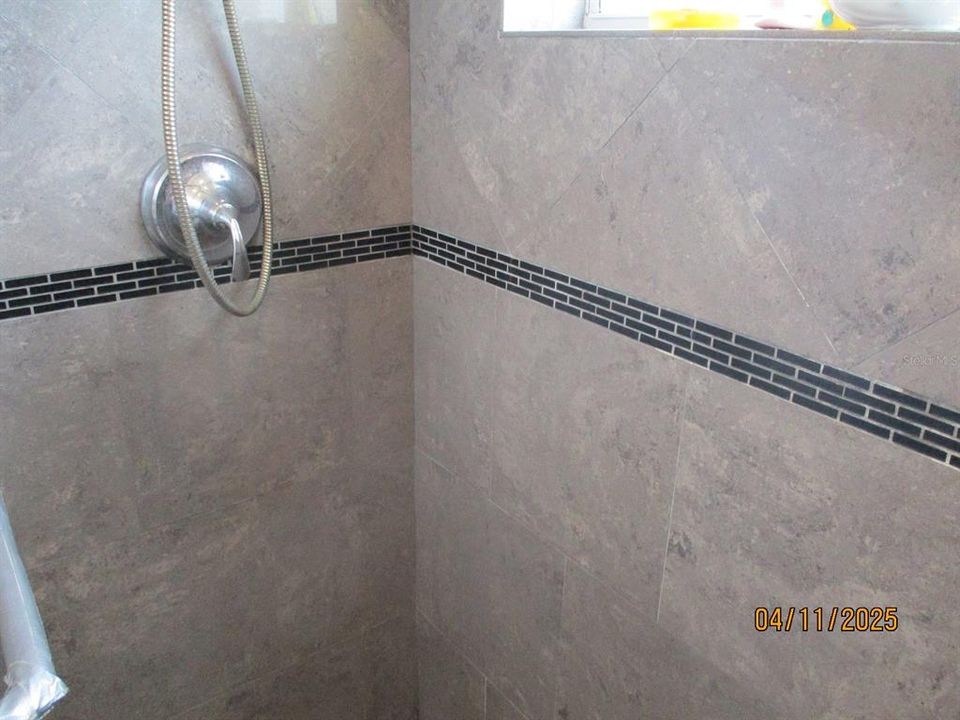 На продажу: $340,000 (4 спален, 2 ванн, 1740 Квадратных фут)