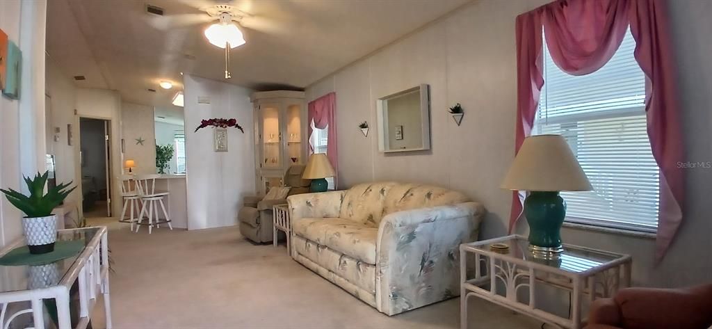 For Sale: $129,500 (2 beds, 2 baths, 960 Square Feet)