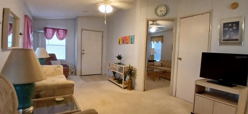 For Sale: $129,500 (2 beds, 2 baths, 960 Square Feet)