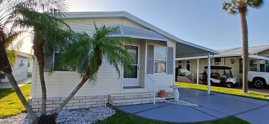 For Sale: $129,500 (2 beds, 2 baths, 960 Square Feet)