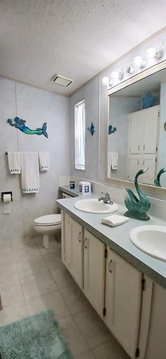 For Sale: $129,500 (2 beds, 2 baths, 960 Square Feet)