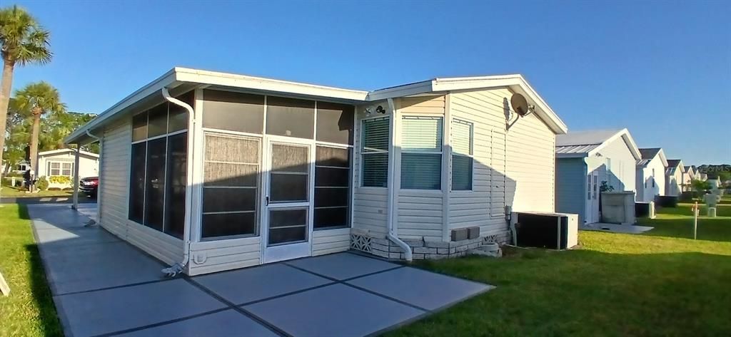 For Sale: $129,500 (2 beds, 2 baths, 960 Square Feet)