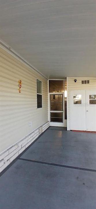 For Sale: $129,500 (2 beds, 2 baths, 960 Square Feet)