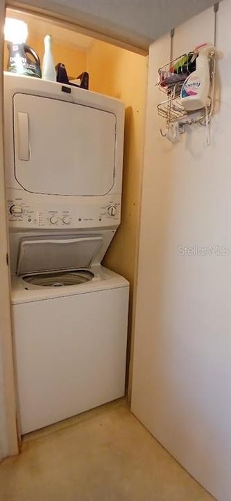 For Sale: $129,500 (2 beds, 2 baths, 960 Square Feet)