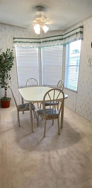 For Sale: $129,500 (2 beds, 2 baths, 960 Square Feet)