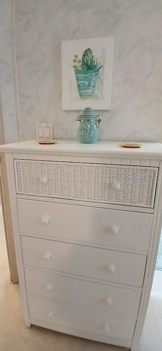 For Sale: $129,500 (2 beds, 2 baths, 960 Square Feet)