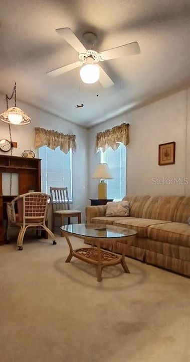 For Sale: $129,500 (2 beds, 2 baths, 960 Square Feet)