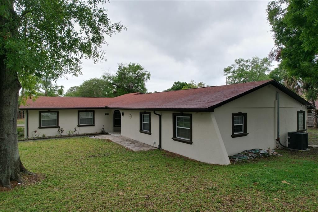 Под контрактом: $750,000 (5 спален, 2 ванн, 2841 Квадратных фут)