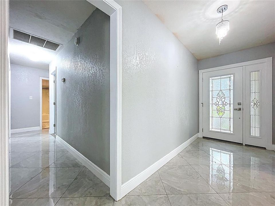 Под контрактом: $750,000 (5 спален, 2 ванн, 2841 Квадратных фут)