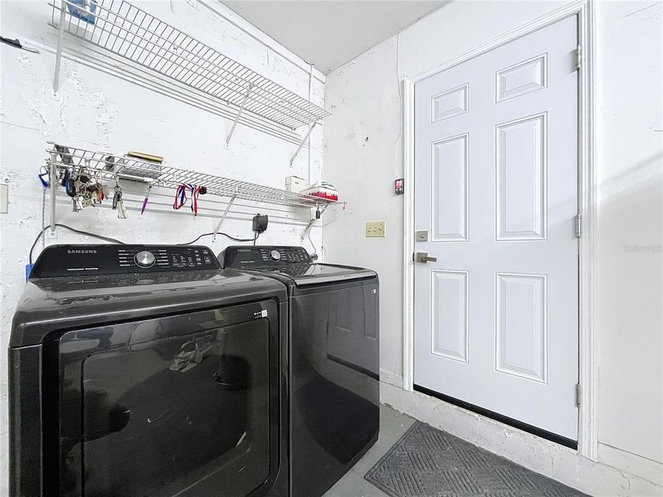 Под контрактом: $750,000 (5 спален, 2 ванн, 2841 Квадратных фут)