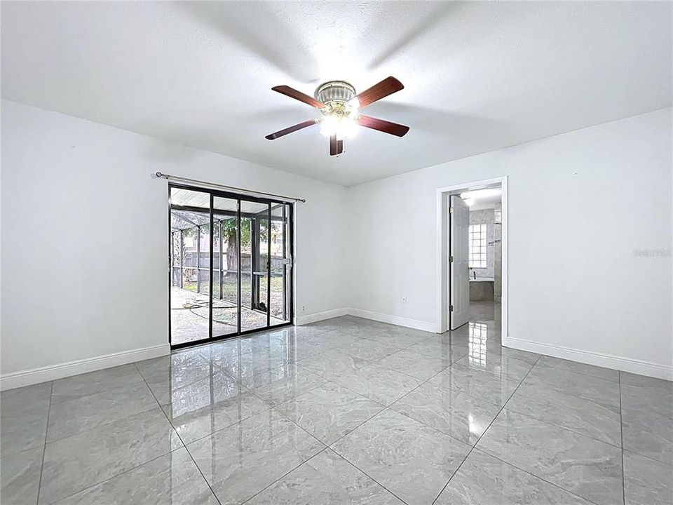 Под контрактом: $750,000 (5 спален, 2 ванн, 2841 Квадратных фут)