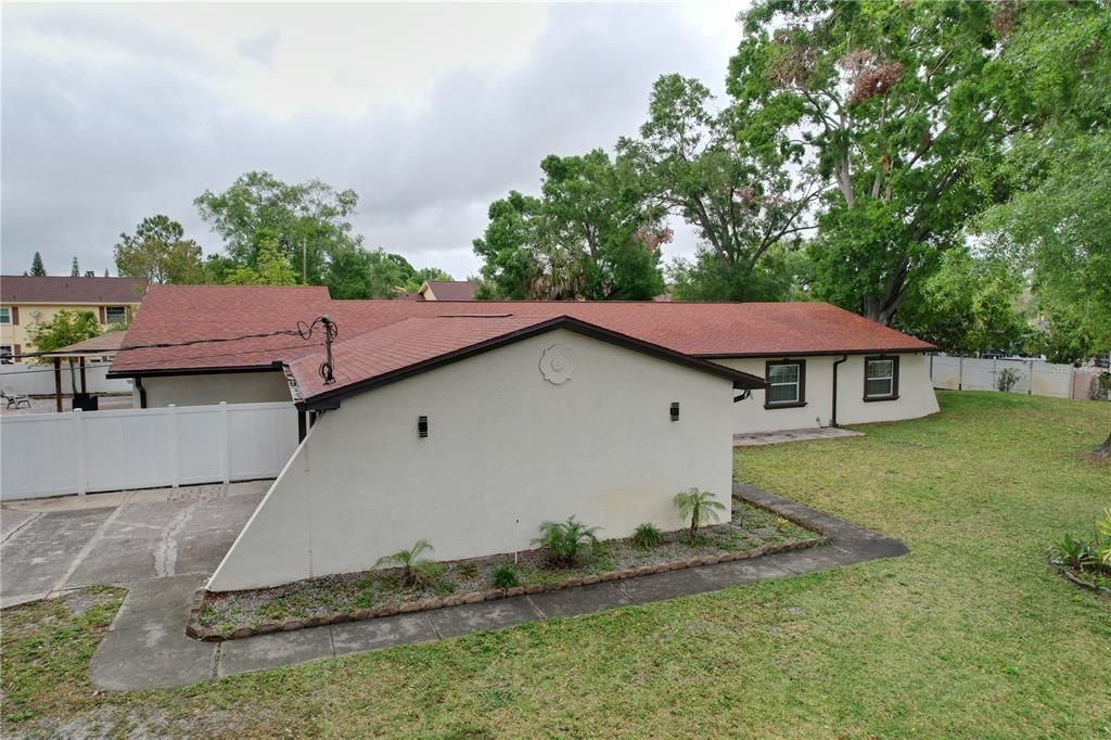 Под контрактом: $750,000 (5 спален, 2 ванн, 2841 Квадратных фут)