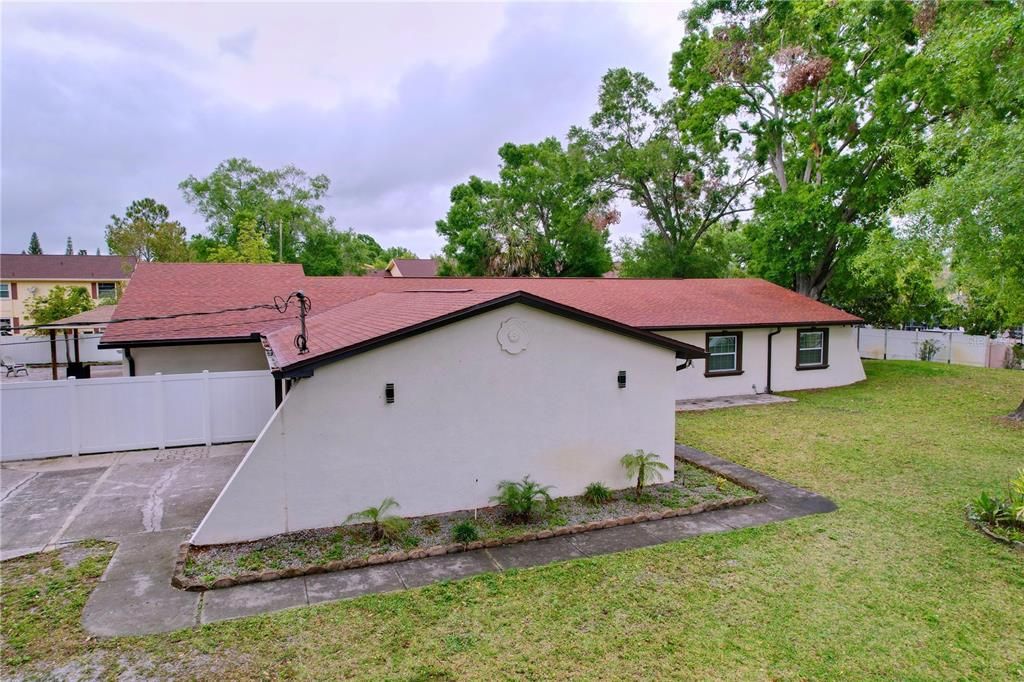 Под контрактом: $750,000 (5 спален, 2 ванн, 2841 Квадратных фут)