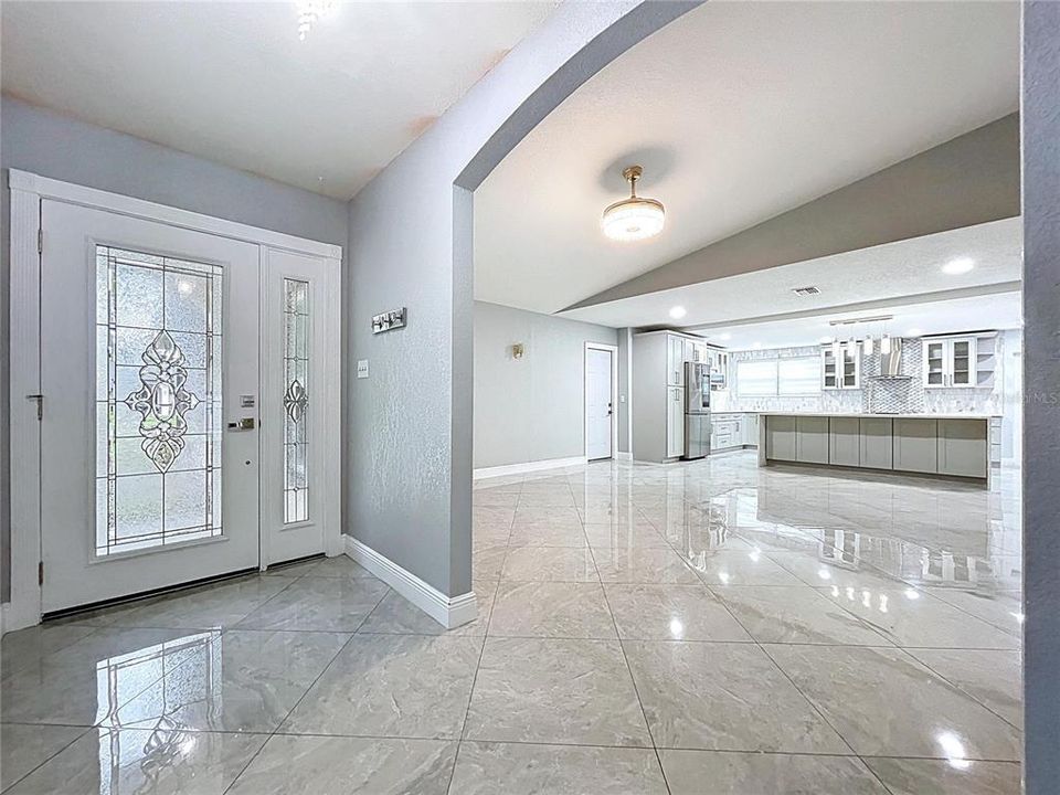 Под контрактом: $750,000 (5 спален, 2 ванн, 2841 Квадратных фут)