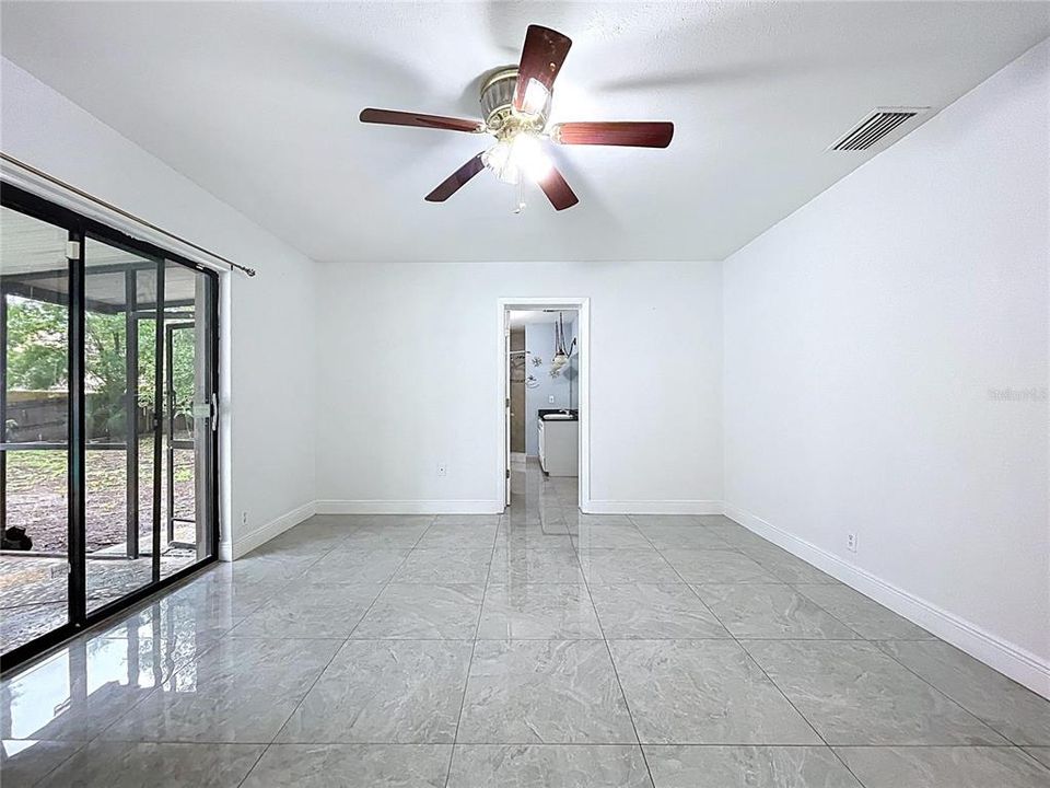 Под контрактом: $750,000 (5 спален, 2 ванн, 2841 Квадратных фут)