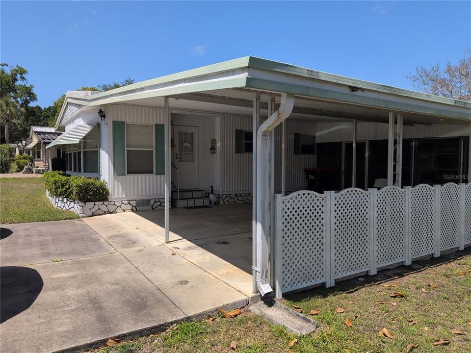 Vendido Recientemente: $159,000 (2 camas, 2 baños, 1232 Pies cuadrados)