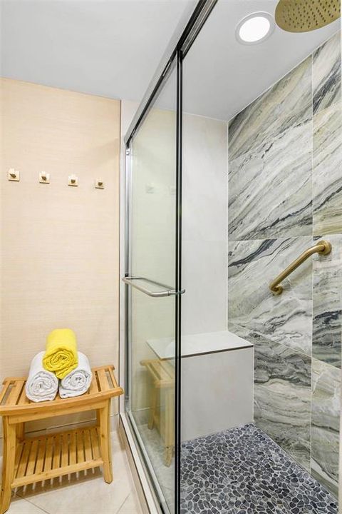 For Sale: $864,000 (2 beds, 2 baths, 876 Square Feet)