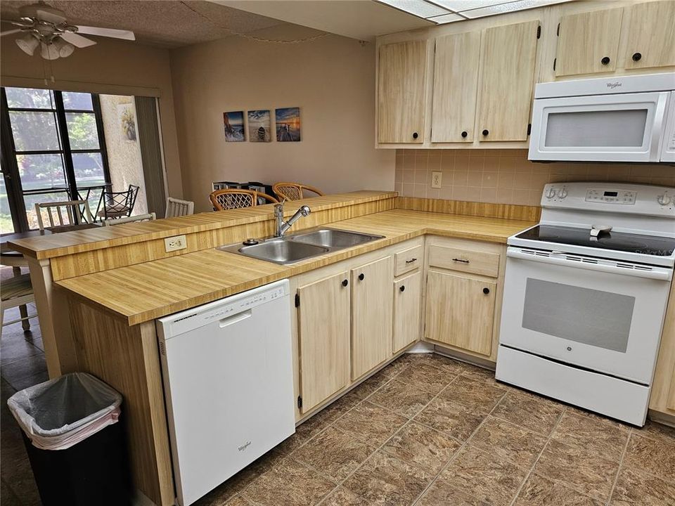 En Venta: $99,900 (2 camas, 2 baños, 1050 Pies cuadrados)