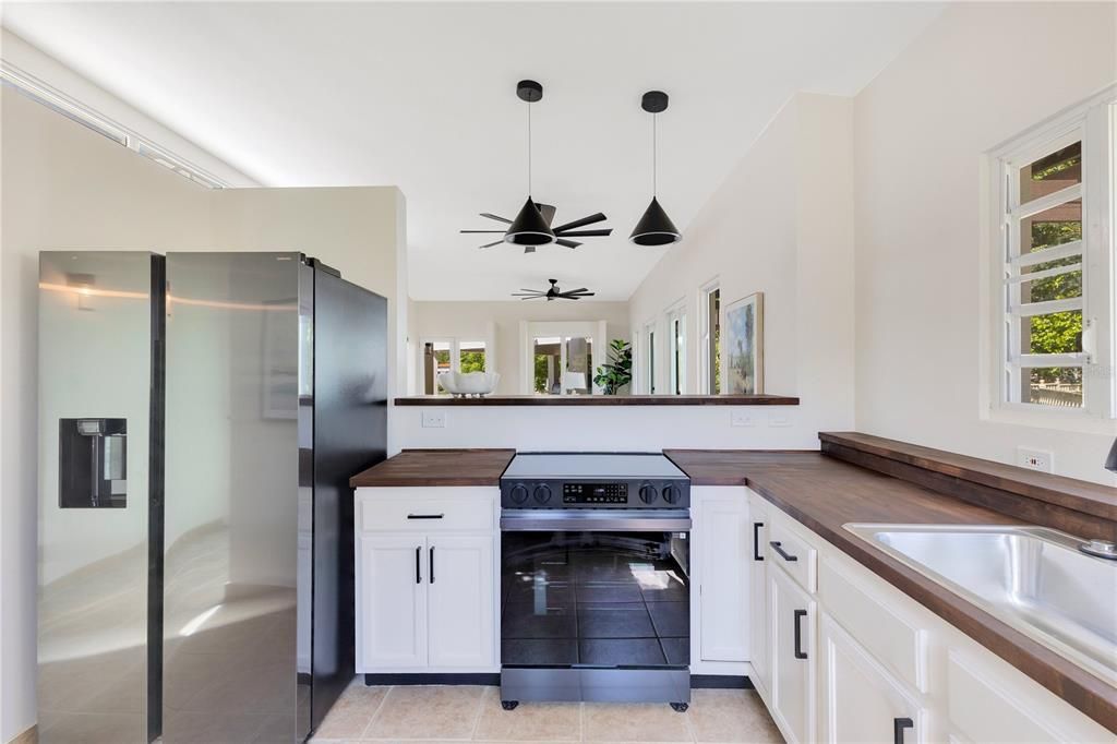 Active With Contract: $675,000 (3 beds, 2 baths, 1700 Square Feet)