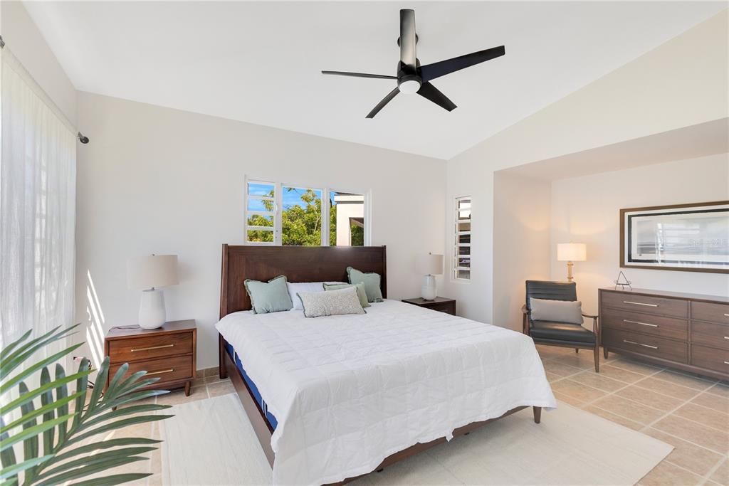 Active With Contract: $675,000 (3 beds, 2 baths, 1700 Square Feet)